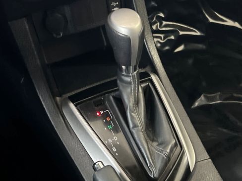 Used 2015 Toyota Corolla LE image 21