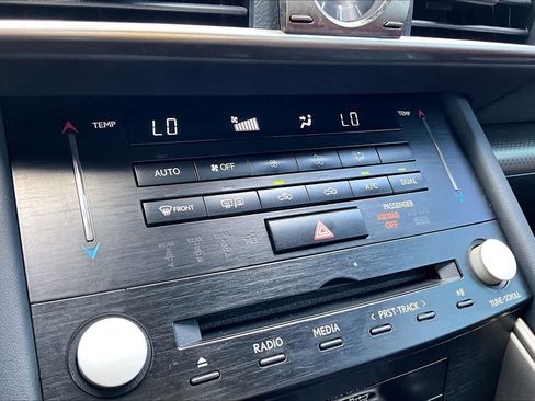 Used 2018 Lexus IS 350 F Sport RWD image 33