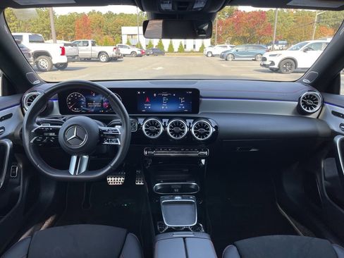 Used 2025 Mercedes-Benz CLA 250 4MATIC image 9