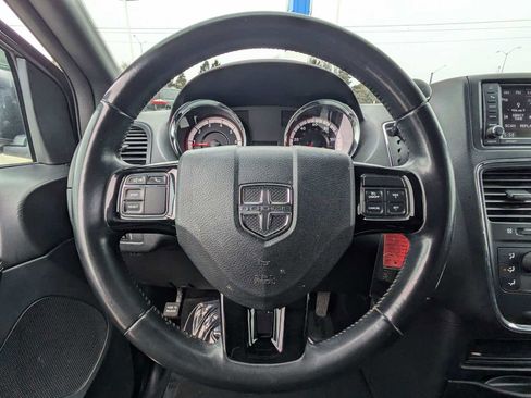 Used 2019 Dodge Grand Caravan SE image 16