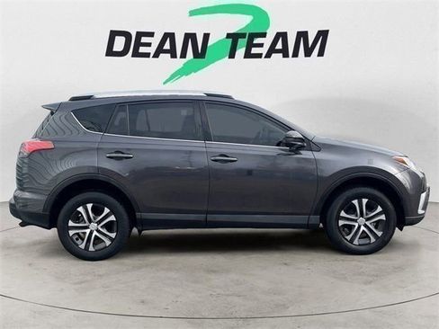 Used 2016 Toyota RAV4 LE image 9