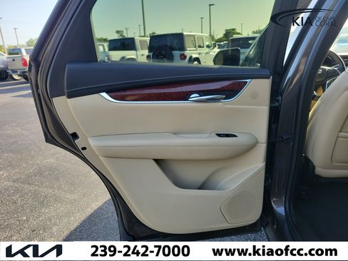 Used 2019 Cadillac XT5 Premium Luxury FWD image 15
