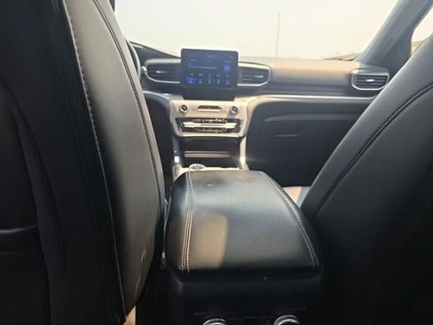 Used 2022 Ford Explorer XLT w/ Equipment Group 202A AWD/4WD image 13