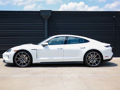 New 2026 Porsche Taycan image 2