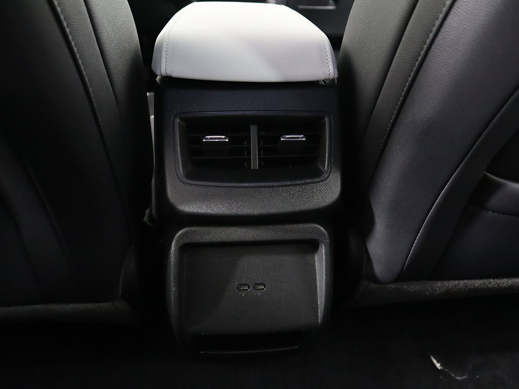 Used 2026 Chevrolet Equinox EV LT FWD image 53