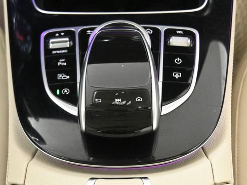 Used 2018 Mercedes-Benz E 400 4MATIC Sedan image 23