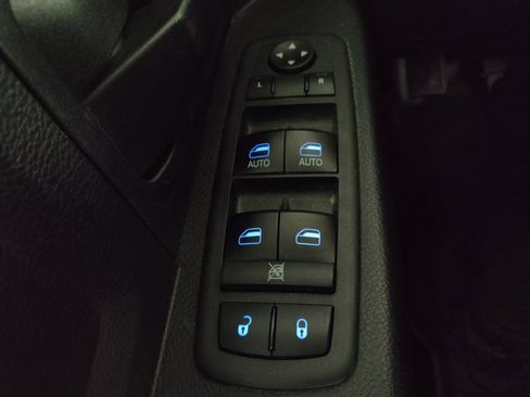 Used 2018 RAM 1500 Tradesman RWD image 27