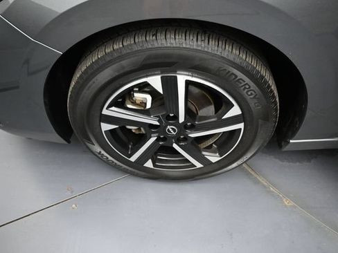 Used 2025 Nissan Sentra SV FWD image 33