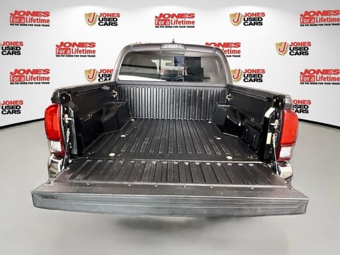 Used 2019 Toyota Tacoma SR5 RWD image 26