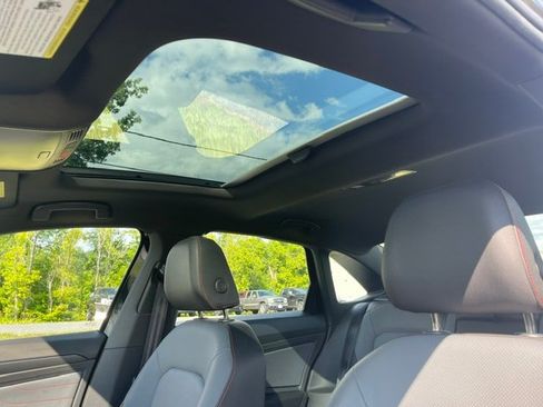 Used 2025 Volkswagen Jetta GLI Autobahn FWD image 7