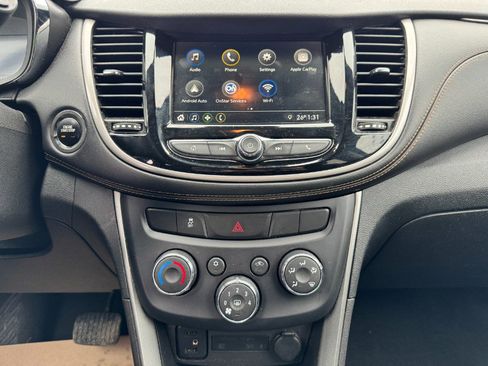 Used 2018 Chevrolet Trax LT w/ LT Convenience Package image 15