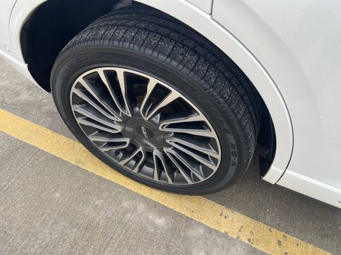 Used 2020 Lincoln Corsair Reserve w/ Equipment Group 201A image 4