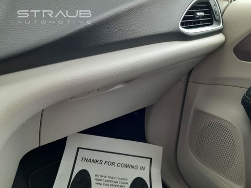 Used 2023 Chrysler Voyager LX FWD image 31