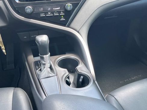 Used 2021 Toyota Camry SE FWD image 18