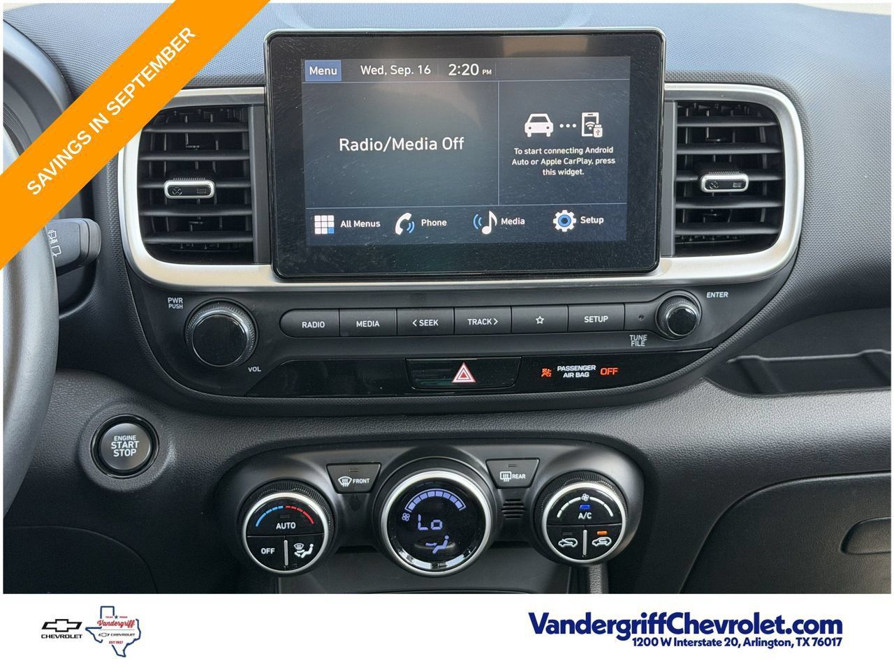 Used 2025 Hyundai Venue SEL FWD image 16