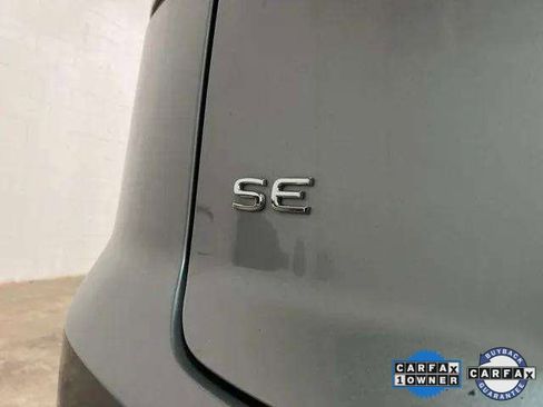 Used 2025 Volkswagen Atlas Cross Sport SE w/ Black Wheel Package image 97