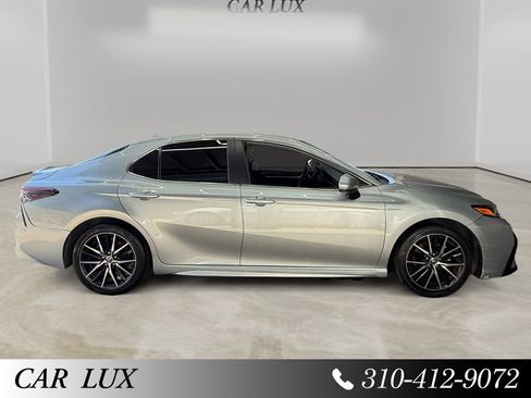 Used 2021 Toyota Camry SE FWD image 6