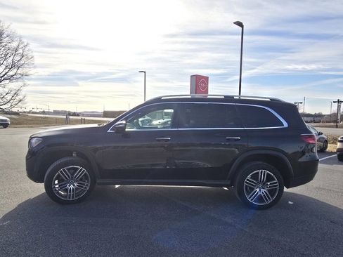 Used 2025 Mercedes-Benz GLS 450 4MATIC image 13