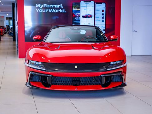 Certified 2025 Ferrari 12Cilindri Base image 2