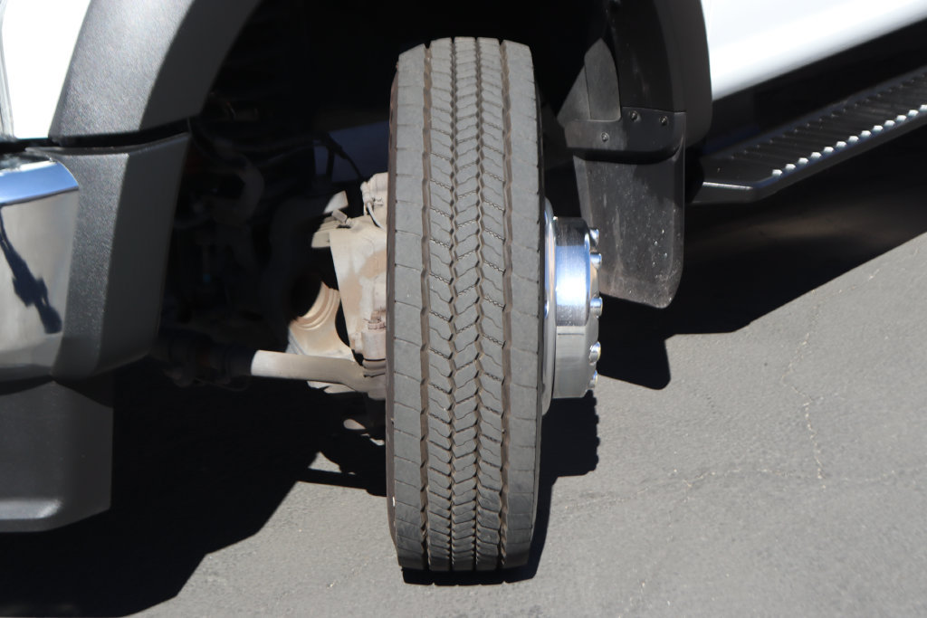 Used 2022 Ford F550 2WD Regular Cab Super Duty image 38
