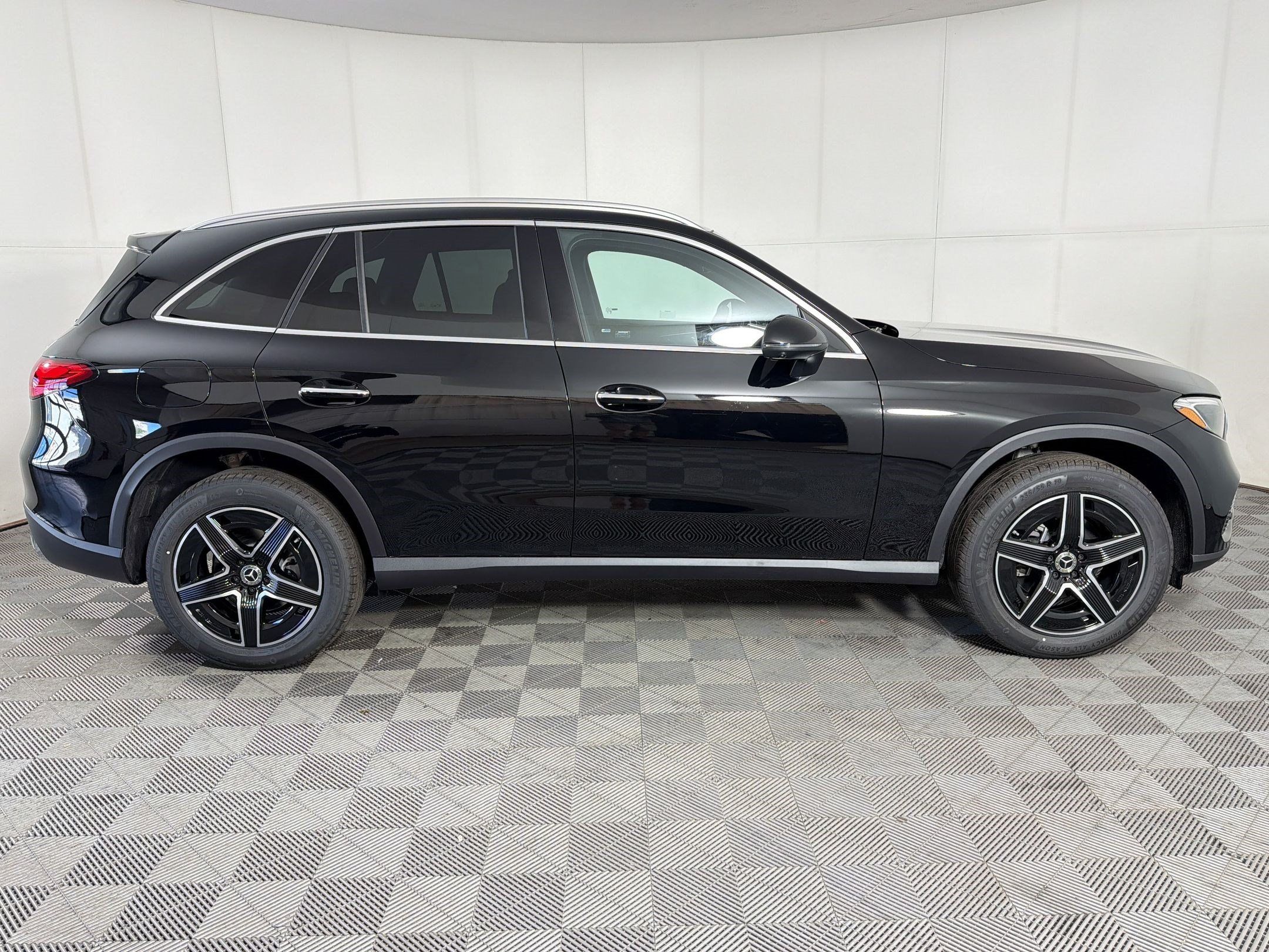 Used 2026 Mercedes-Benz GLC 300 4MATIC image 8