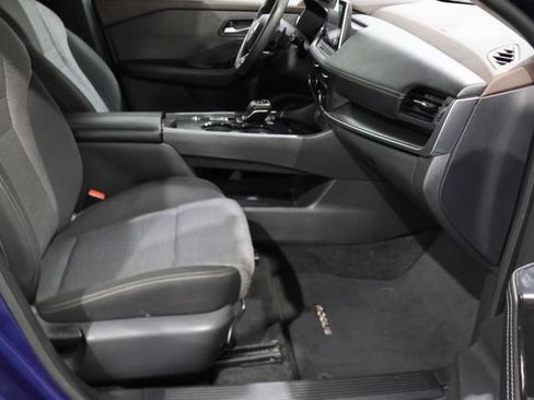 Certified 2023 Nissan Rogue SV FWD image 15