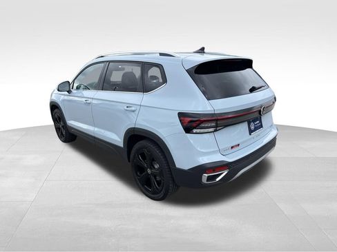 Used 2025 Volkswagen Taos SEL w/ Black Wheel Plus Package AWD/4WD image 5