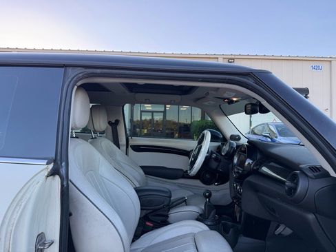 Used 2017 MINI Cooper S image 24