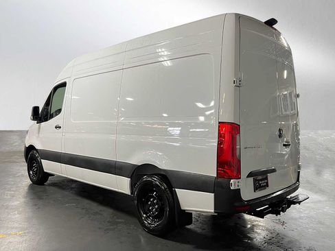 Used 2025 Mercedes-Benz Sprinter 2500 image 5