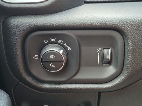 Used 2023 RAM 1500 Big Horn AWD/4WD image 24