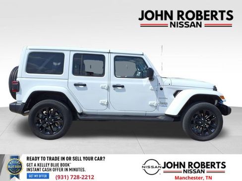 Used 2022 Jeep Wrangler Unlimited Sahara w/ Cold Weather Group image 28