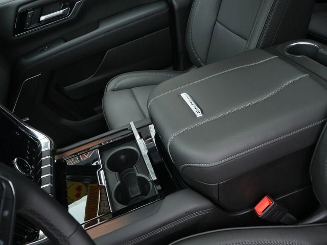 New 2026 GMC Yukon XL Denali w/ Sun & Power Step Package AWD/4WD image 21