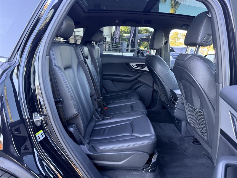 Used 2019 Audi Q7 2.0T Premium AWD/4WD image 30