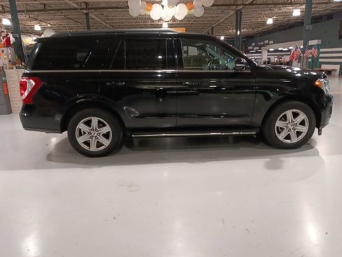 Used 2020 Ford Expedition XLT w/ Equipment Group 202A AWD/4WD image 9