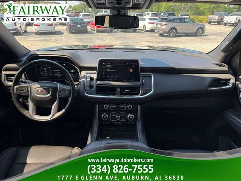 Used 2022 GMC Yukon XL SLT w/ SLT Premium Package AWD/4WD image 15
