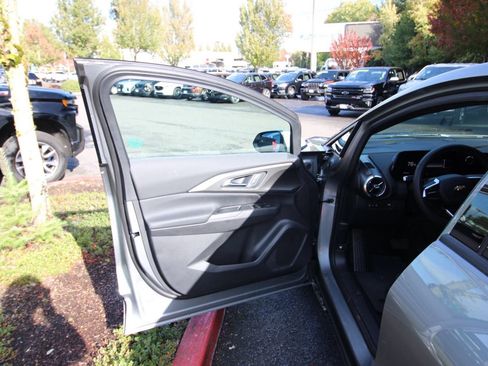 Certified 2026 Chevrolet Equinox EV LT FWD image 9