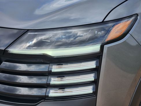 New 2026 Nissan Kicks SR image 9