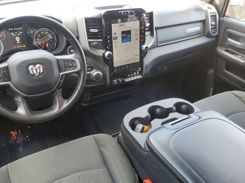 Used 2024 RAM 2500 Big Horn w/ Sport Appearance Package image 24