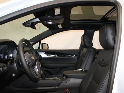 New 2025 Cadillac XT5 Premium Luxury image 5