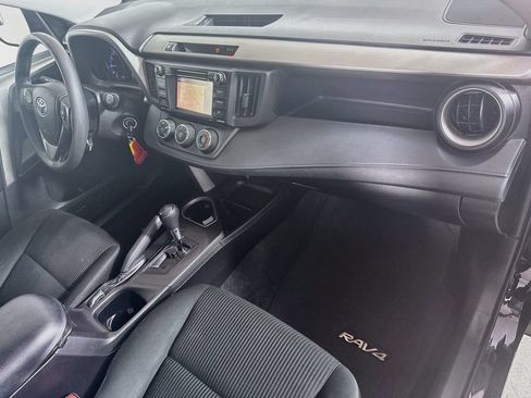 Certified 2018 Toyota RAV4 LE FWD image 28