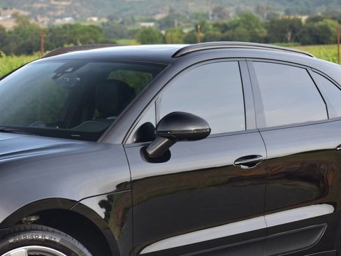 Used 2017 Porsche Macan AWD/4WD image 9