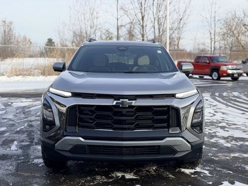 Used 2025 Chevrolet Equinox ACTIV w/ Safety and Technology Package image 2