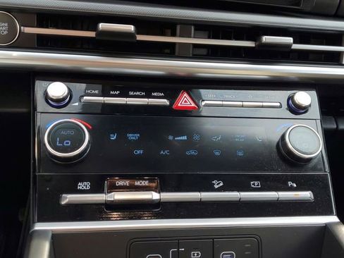Used 2025 Hyundai Santa Fe SEL FWD image 20