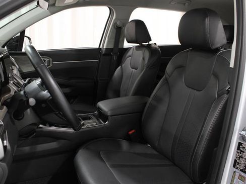 Used 2022 Kia Sorento S image 5
