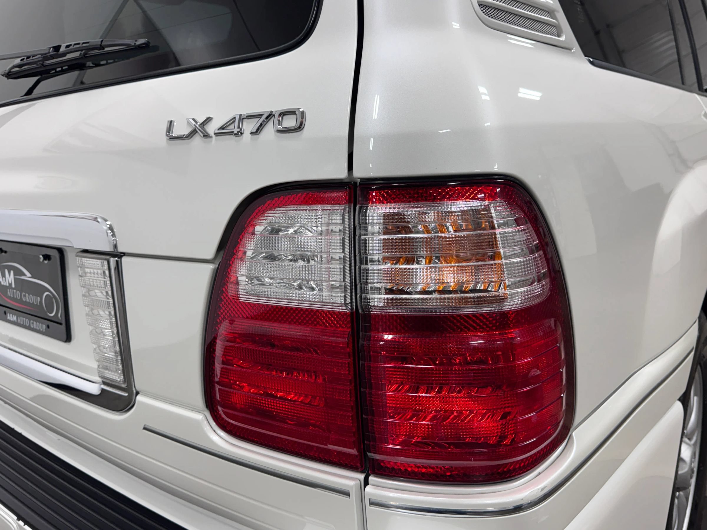 Used 2004 Lexus LX 470 4WD image 25