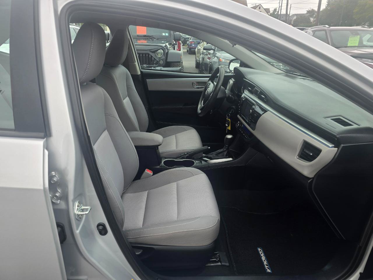 Used 2014 Toyota Corolla LE FWD image 15