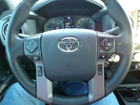 Used 2023 Toyota Tacoma TRD Off-Road w/ Technology Package image 15