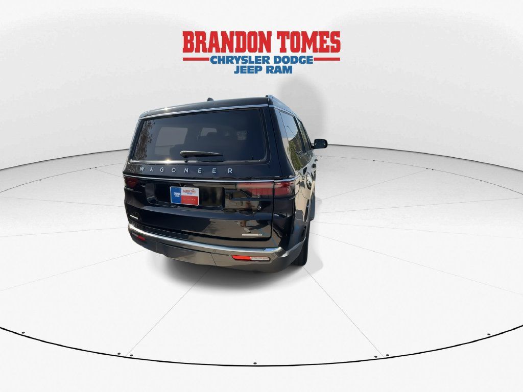 Used 2022 Jeep Wagoneer Series II AWD/4WD image 7