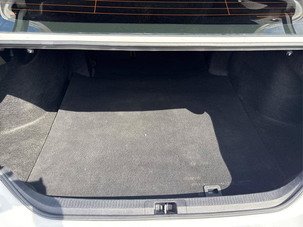 Used 2019 Toyota Camry LE FWD image 36