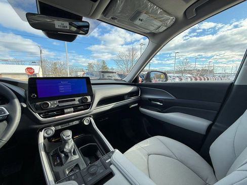 New 2026 Toyota Grand Highlander XLE image 11